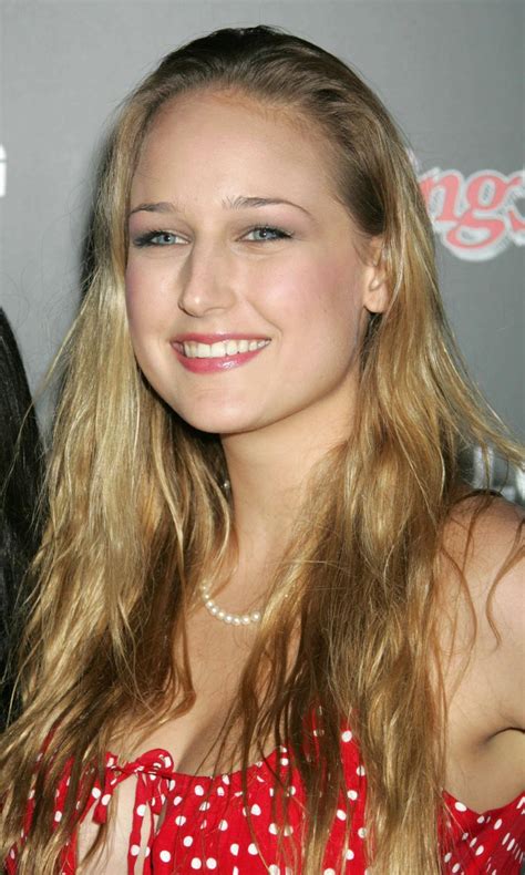 leelee sobieski red carpet